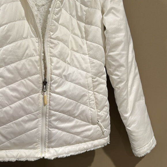 The North Face White Reversible Puffer Jacket size xs - Picture 5 of 10